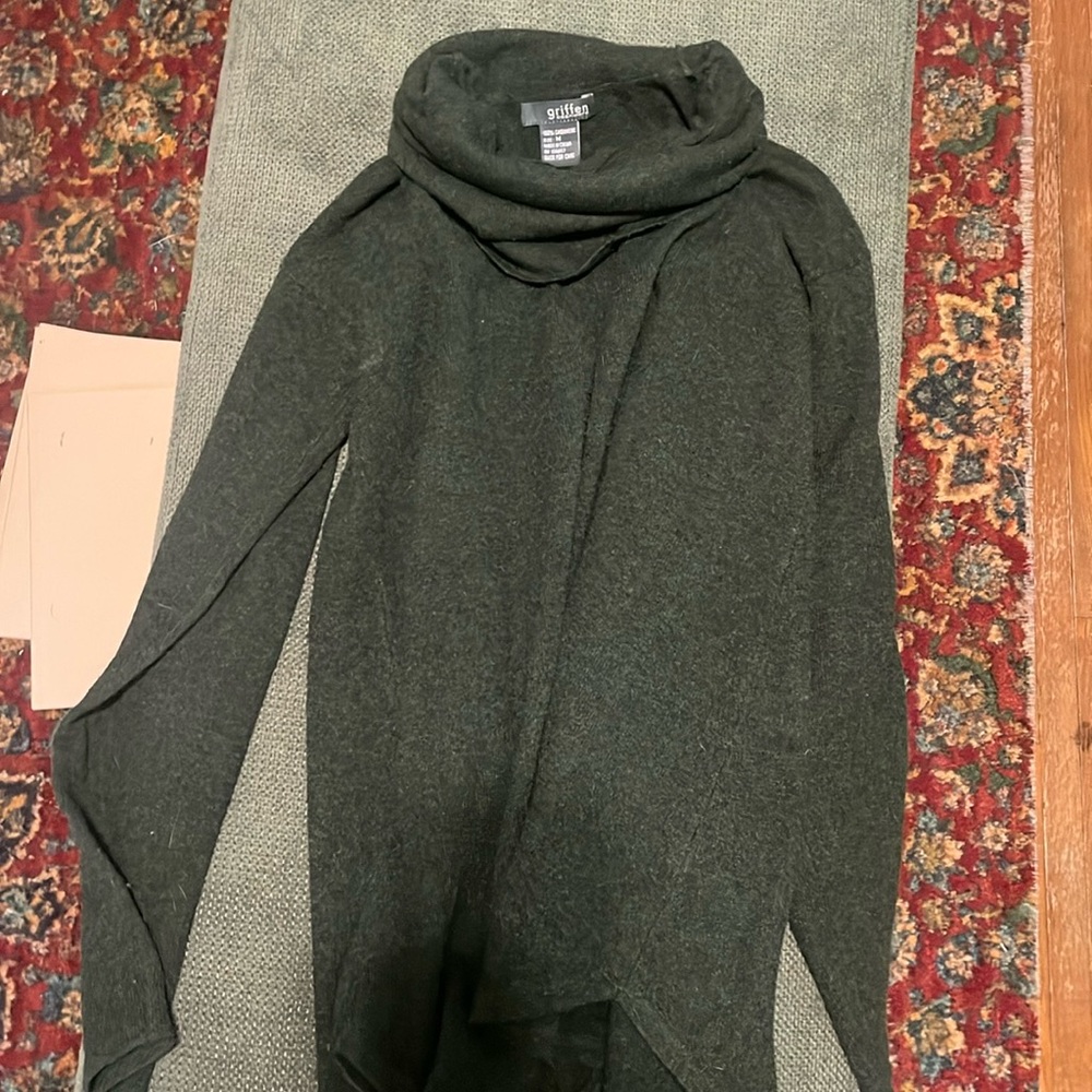 Griffin Cashmere Forest Green Sweater. Worn once